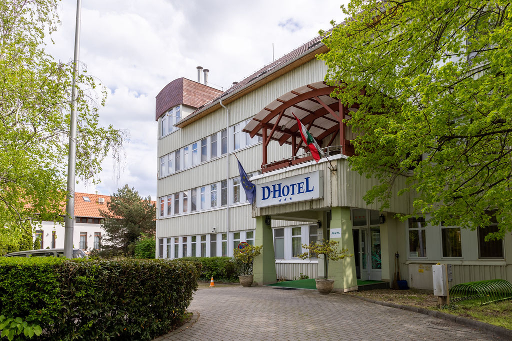 D Hotel - Gyula
